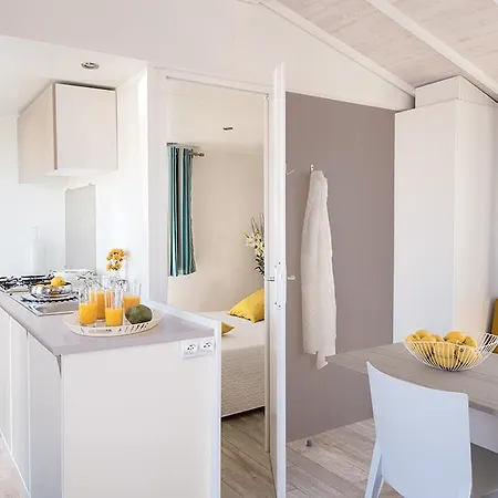 Camping La Route Blanche 5*